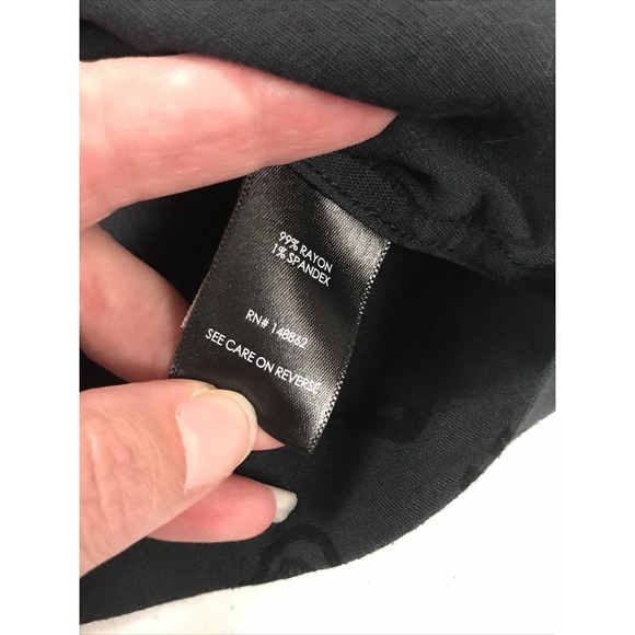 Torrid Gray Button Up Skulls Heart Star Boxy Crop Halloween Short Sleeve Sz 2 2x - Picture 5 of 7